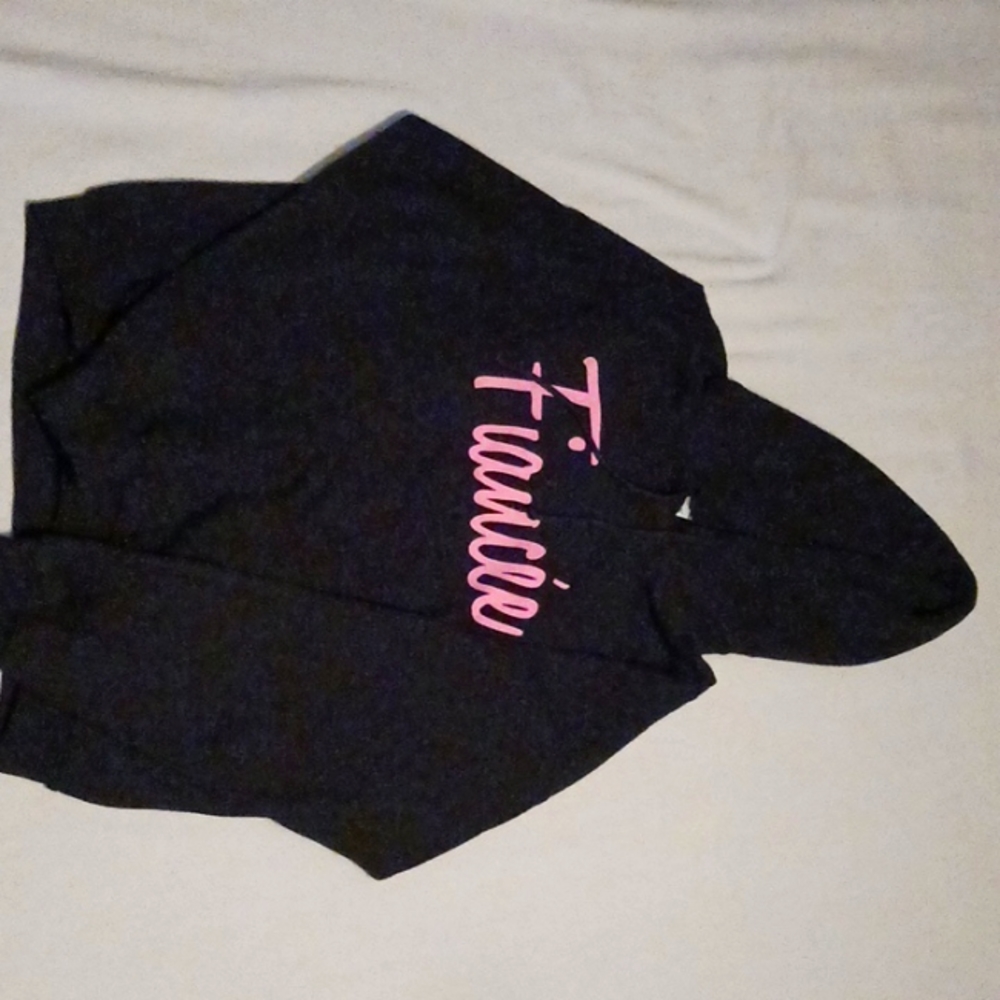 Hooded "Fiancée" sweatshirt. L